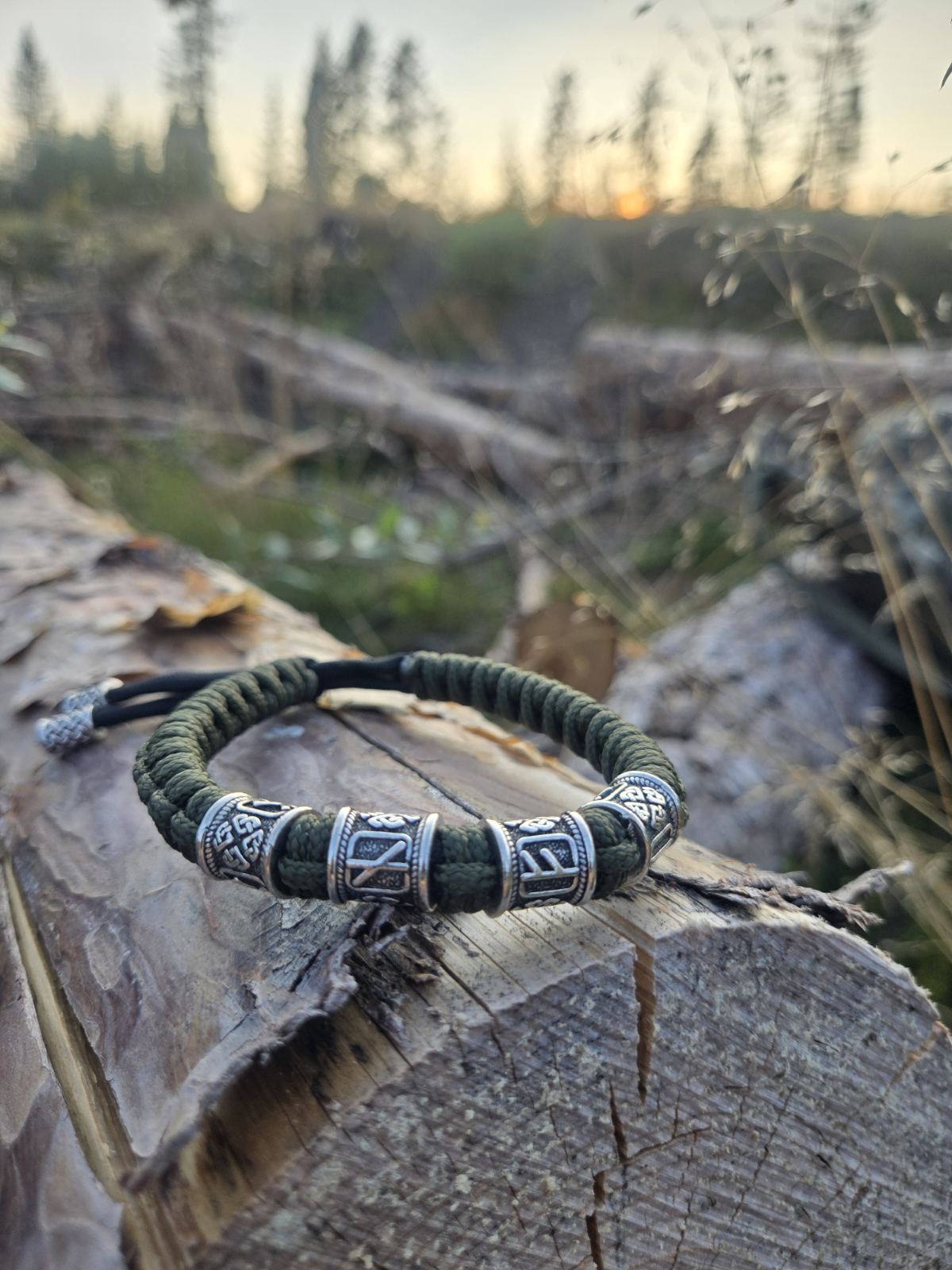 Viking Armbånd med Rune Skrift