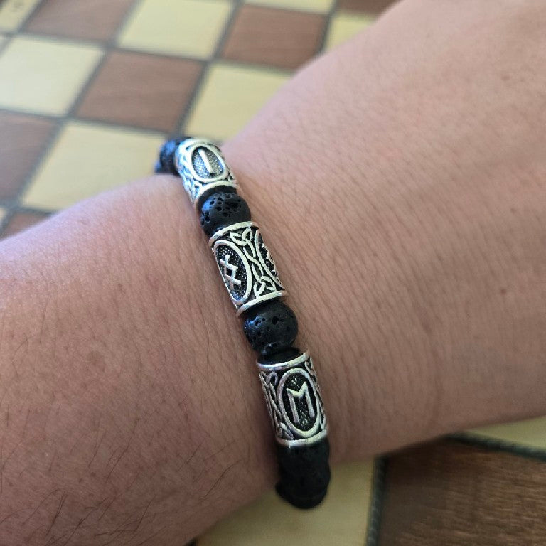 Rune Armbånd - Rød Korall og Sølv