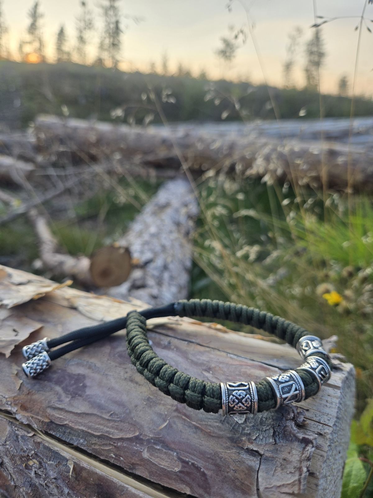 Viking Armbånd med Rune Skrift