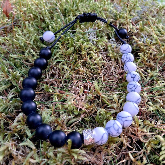 Naturstein Armbånd - Svart Onyx og Hvit Howlitt